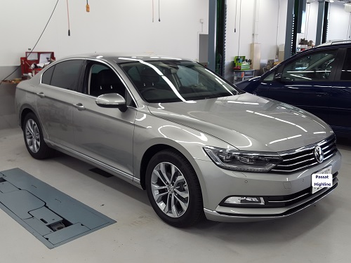 2.NewPassat HLななめ.jpg