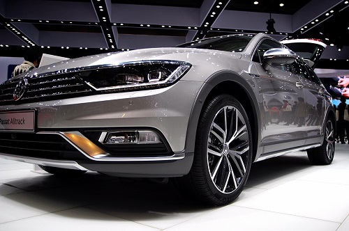 4.New Passat allななめ前.jpg