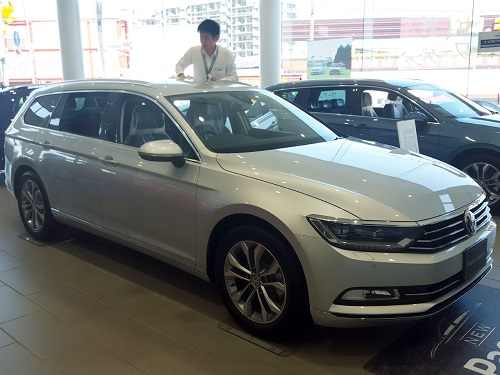 New Passat V磨き中(水出くん).jpg