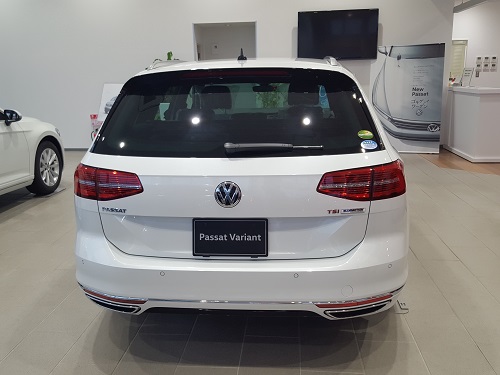 Passat V R-Line(0R)後ろ.jpg