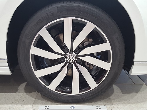 Passat V R-Line(0R)18ｲﾝﾁﾎｲｰﾙ.jpg