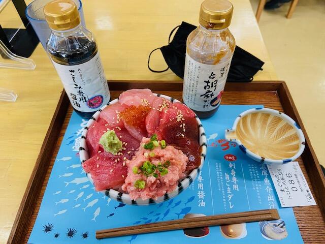 小嶋さんマグロ丼.jpeg